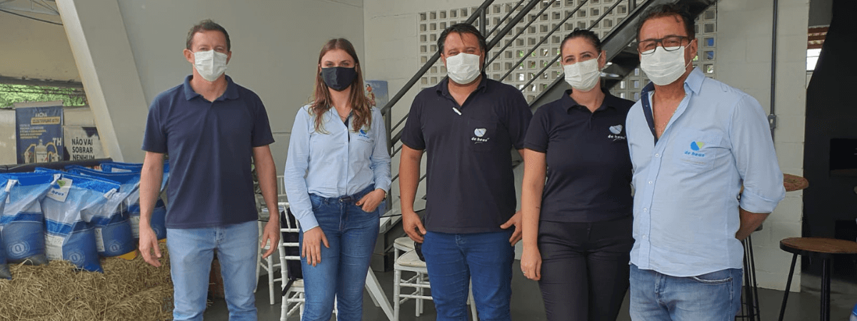 De Heus destaca nutrição estratégica para suínos e ruminantes durante Itaipu Rural Show