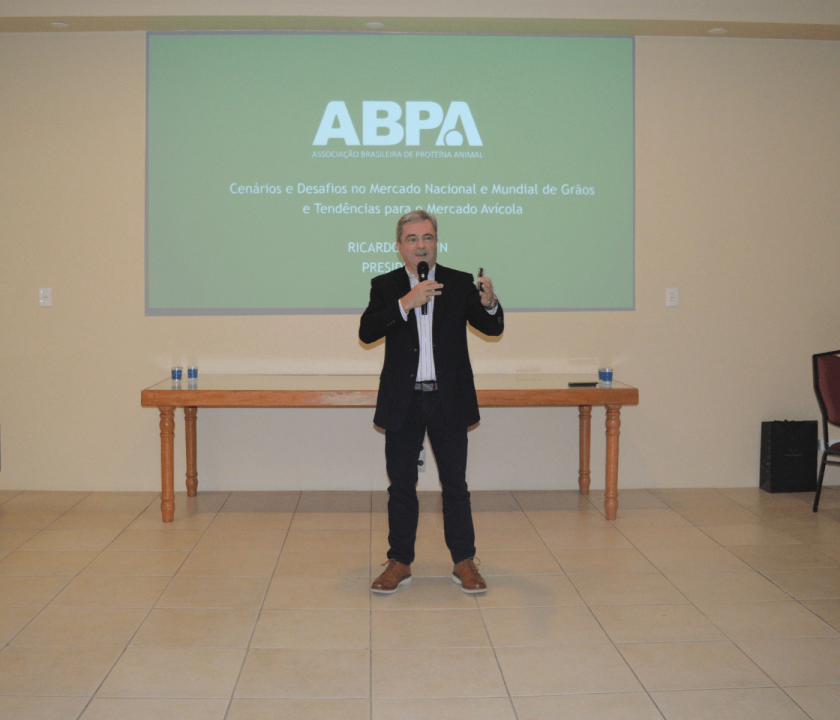 ABPA apresenta cenários para o mercado de grãos e avicultura