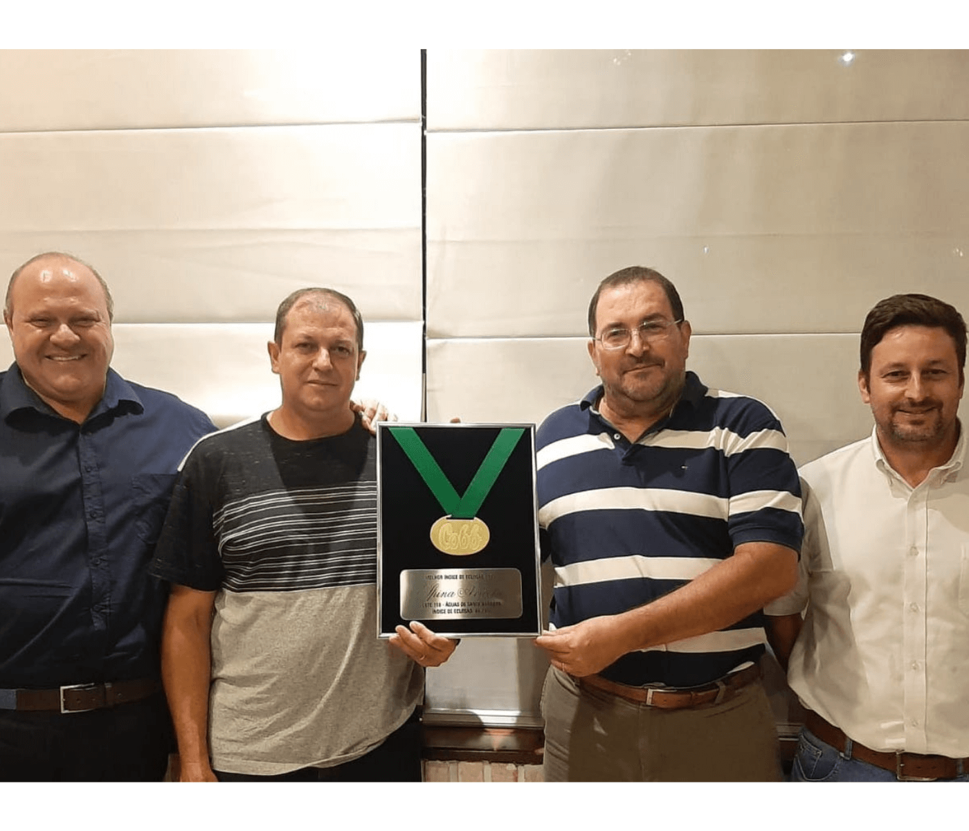 Grupo Spina recebe premiação da Cobb-Vantress por Melhor Eclosão Total de SP