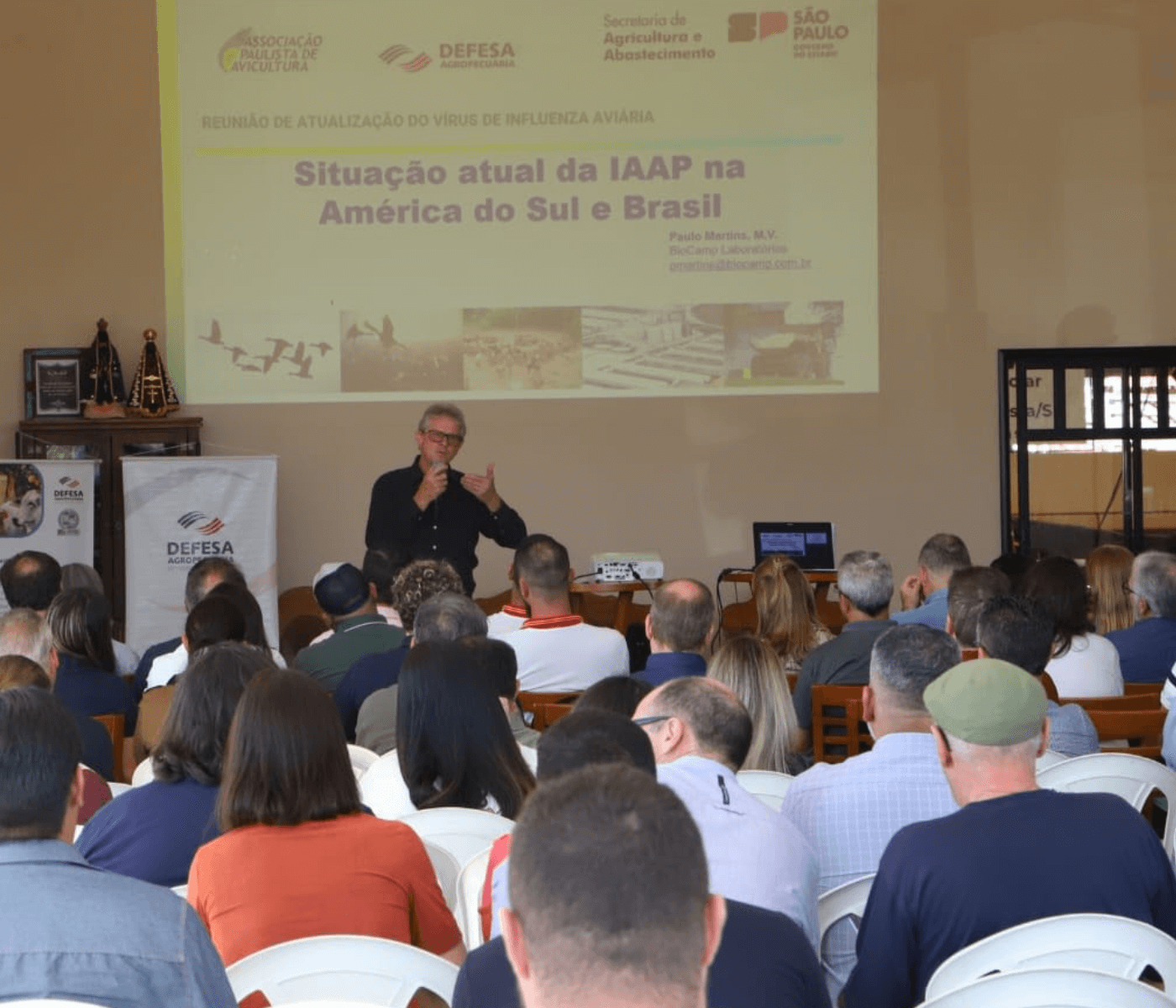 Mais de 200 agentes da avicultura industrial paulista receberam atualizações sobre o cenário da IAAP em SP