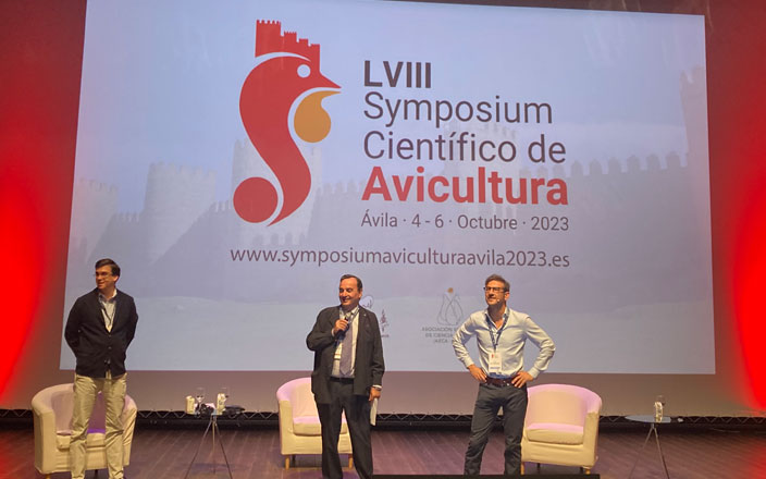 Elanco presenta estudios científicos innovadores en el LVIII Simposio Científico de Avicultura