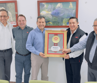 Pronaca é duplamente premiada pela Cobb-Vantress por excelência em Eclosão e Ovos Totais