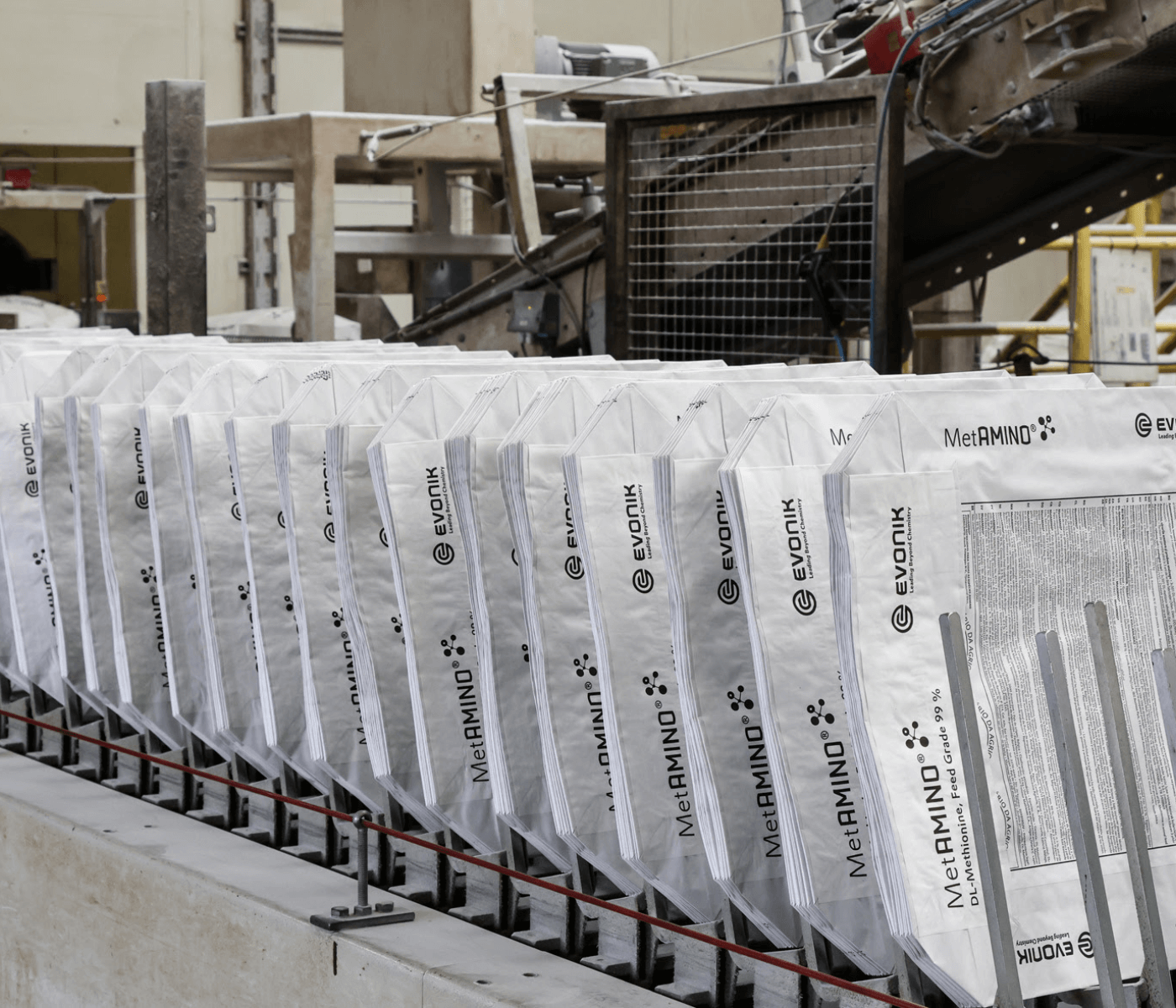 Evonik reduz a pegada de carbono e o uso de...