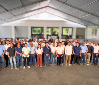 Productores avícolas de El Salvador ganan discernimiento en serie de Aviagen ‘Conocimiento Sin Fronteras’
