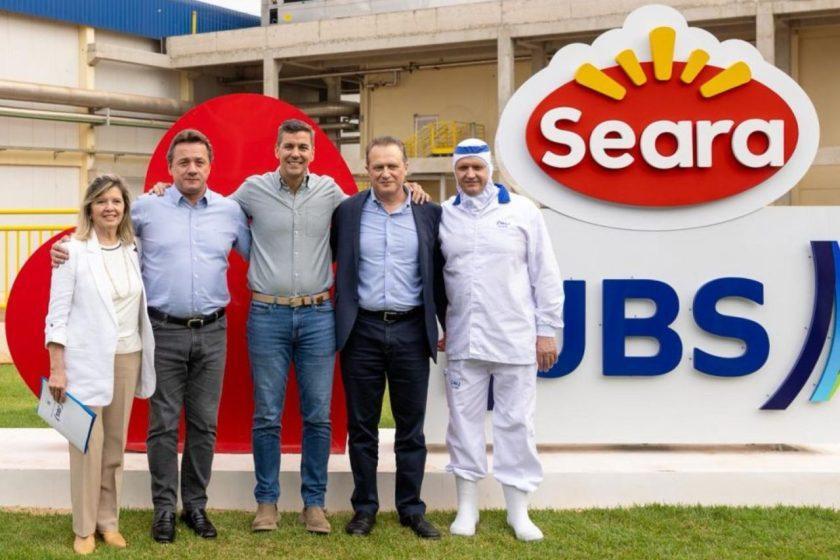 JBS anuncia millonaria inversión en el sector avícola paraguayo
