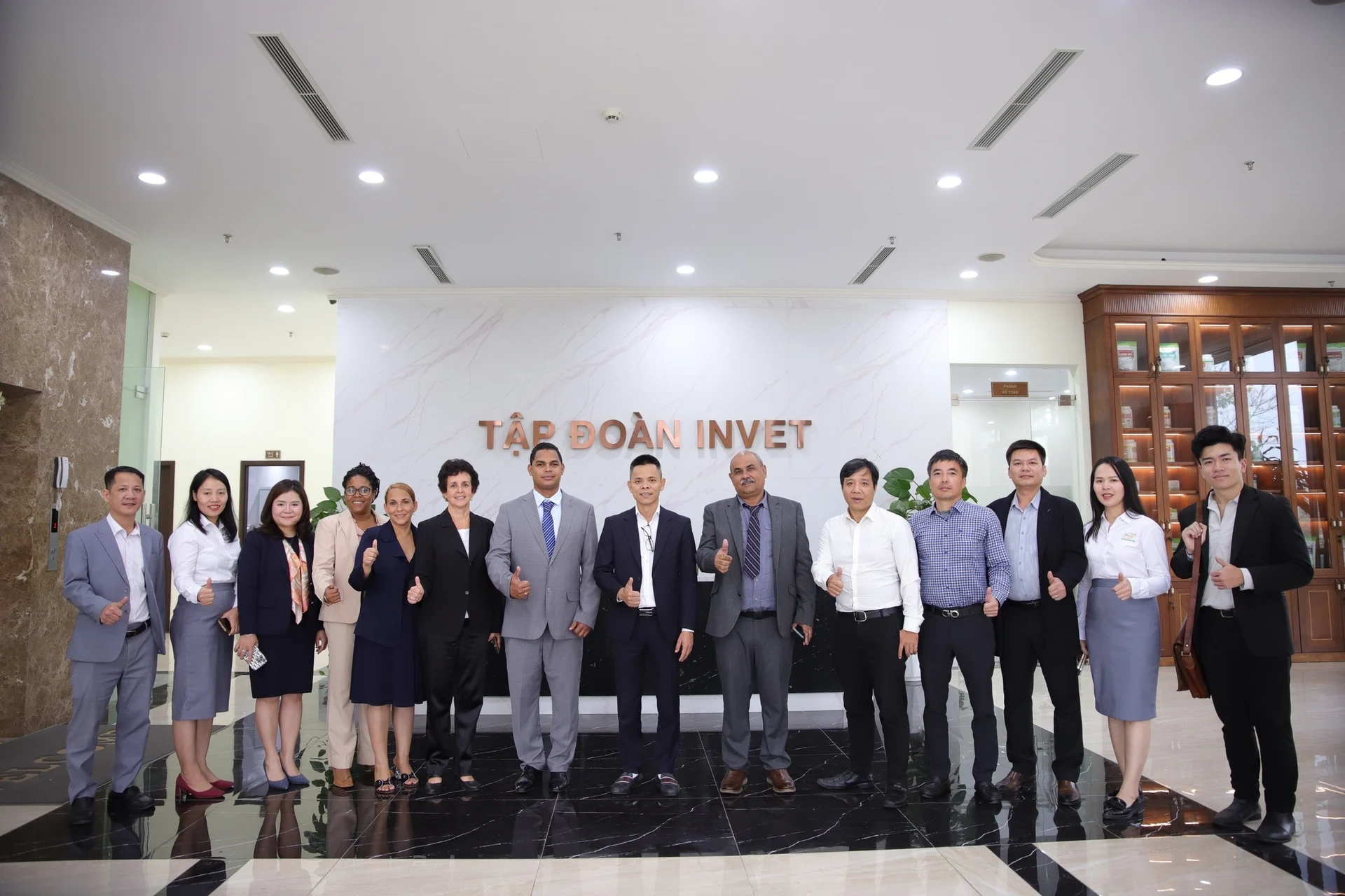 Invet – Labiofam tăng cường hợp tác công nghệ sinh học và vắc xin thú y