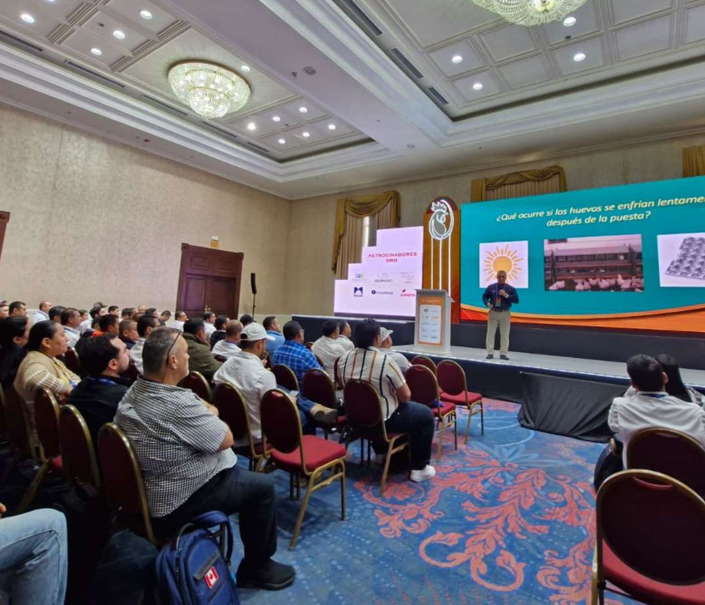 Aviagen comparte información sobre manejo de huevos en XXI Congreso Avícola Nacional en El Salvador