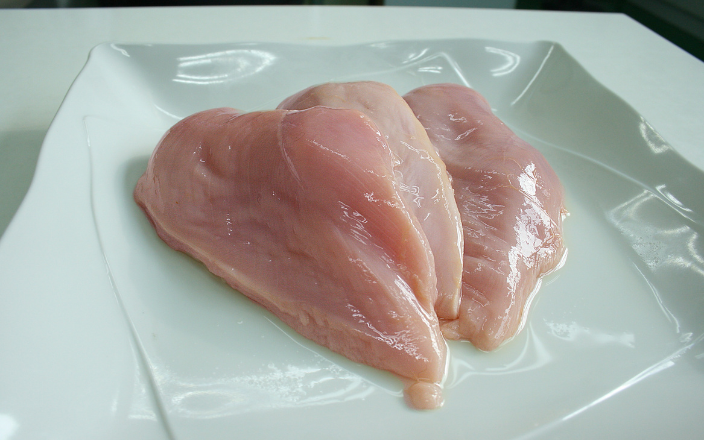 Active and Antimicrobial Packaging for Fresh Chicken Meat