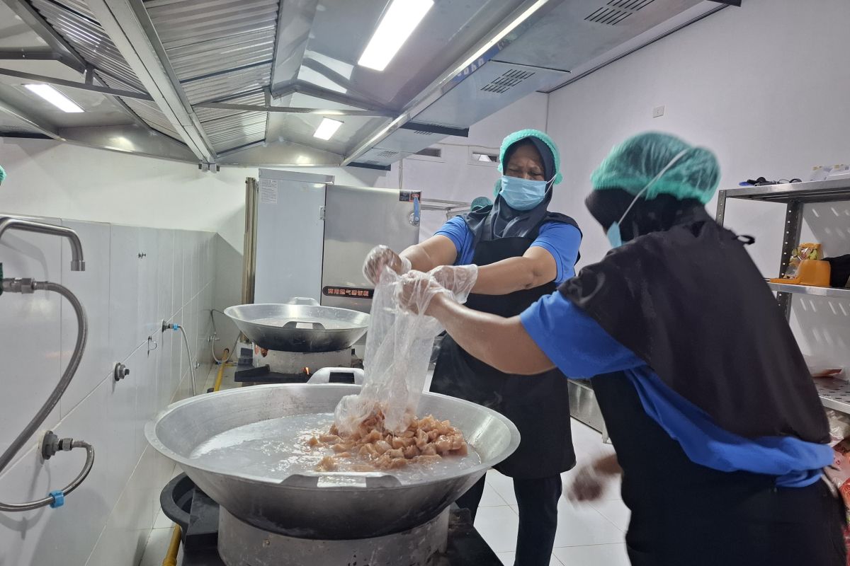 Tak kunjung beroperasi, para investor dapur MBG di daerah 3T...